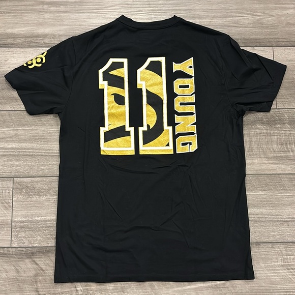 Atlanta Hawks Trae Young 11 basketball men’s tee shirt black and gold size Med - Picture 6 of 7